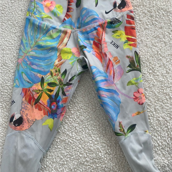 NIKE white leggings with tropical print - Picture 4 of 7